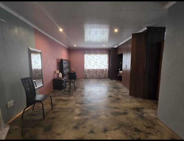 4 BEDROOM HOUSE FOR SALE IN BUYSCELIA